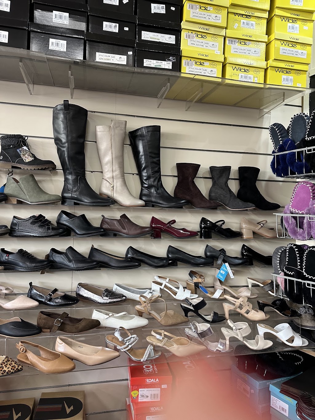 JC Footwear | 2A Tallarook St, Seymour VIC 3660, Australia | Phone: (03) 5799 1155