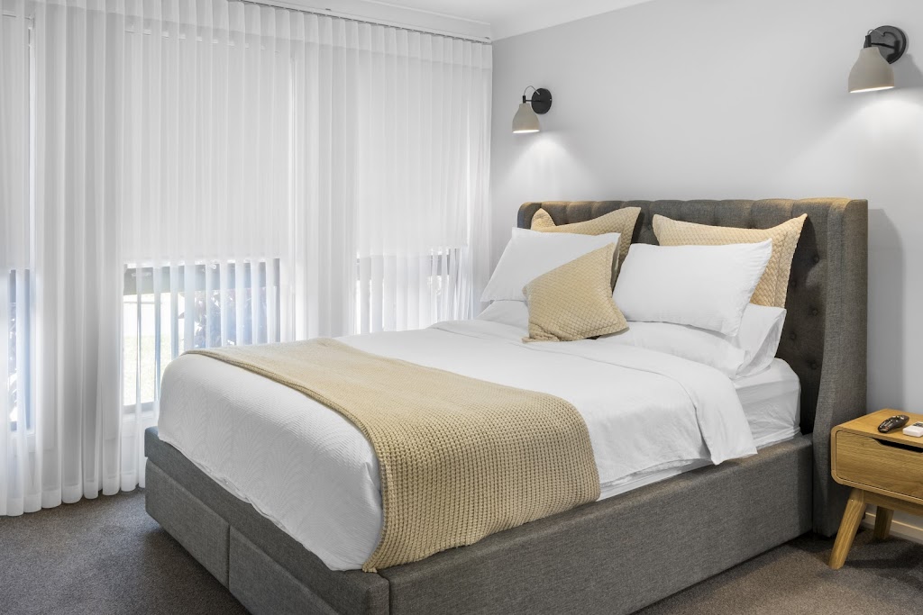 Rengor executive retreat at 5 Rengor Close | Rengor Cl, Belmont North NSW 2280, Australia | Phone: 0414 933 377