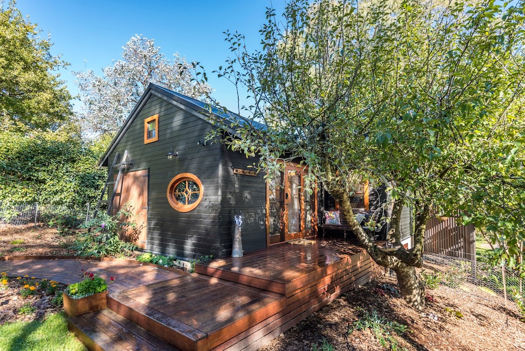 Fantoosh | 36 Conflict St, Sutton Forest NSW 2577, Australia | Phone: 0412 251 915