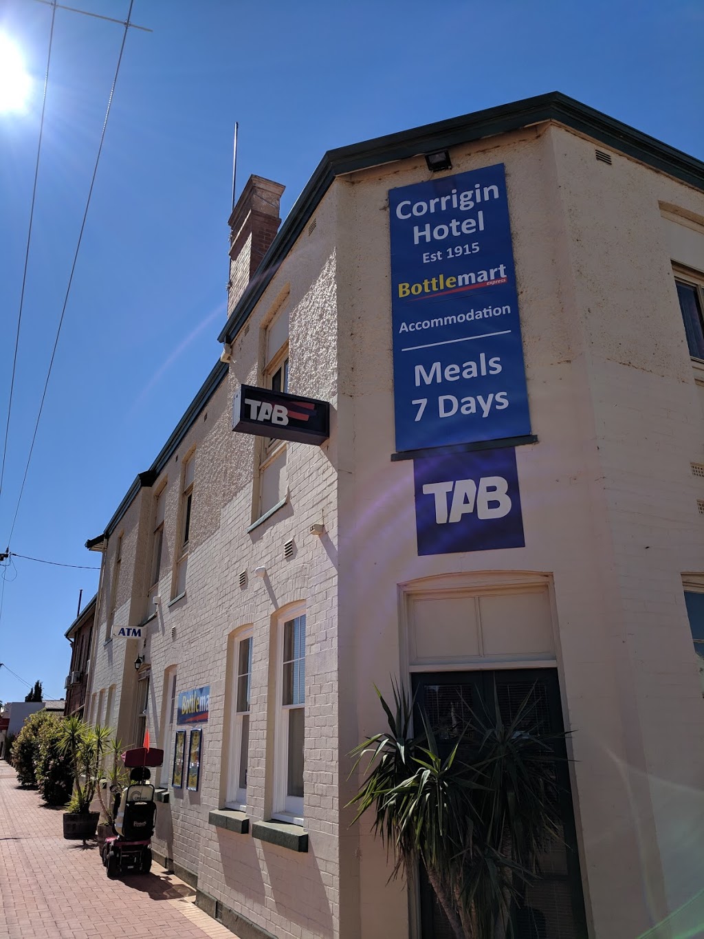 Corrigin Hotel | 17 Walton St, Corrigin WA 6375, Australia | Phone: (08) 9063 2002