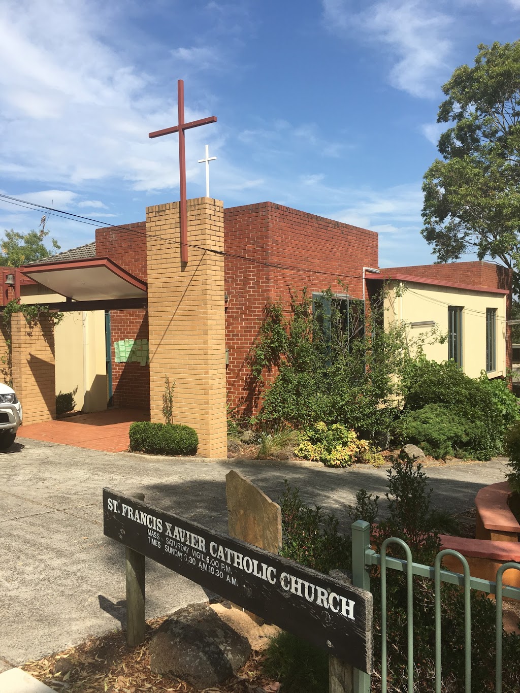 St Francis Xavier Parish Montmorency | church | 86 Mayona Rd, Montmorency VIC 3094, Australia | 0394352178 OR +61 3 9435 2178