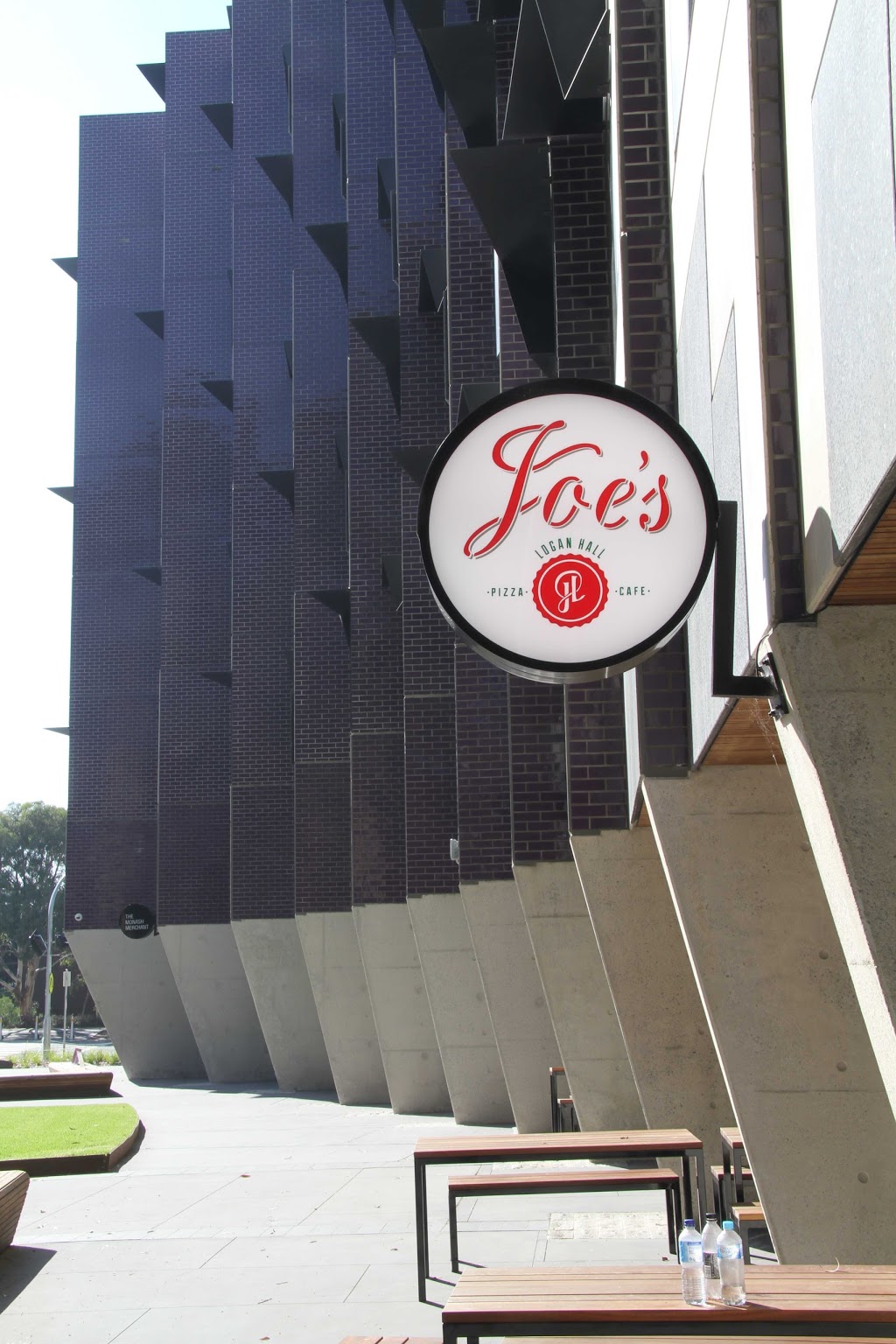 Joes Pizzeria | restaurant | Logan Hall, 28 Sports Walk, Clayton VIC 3168, Australia | 0395586546 OR +61 3 9558 6546