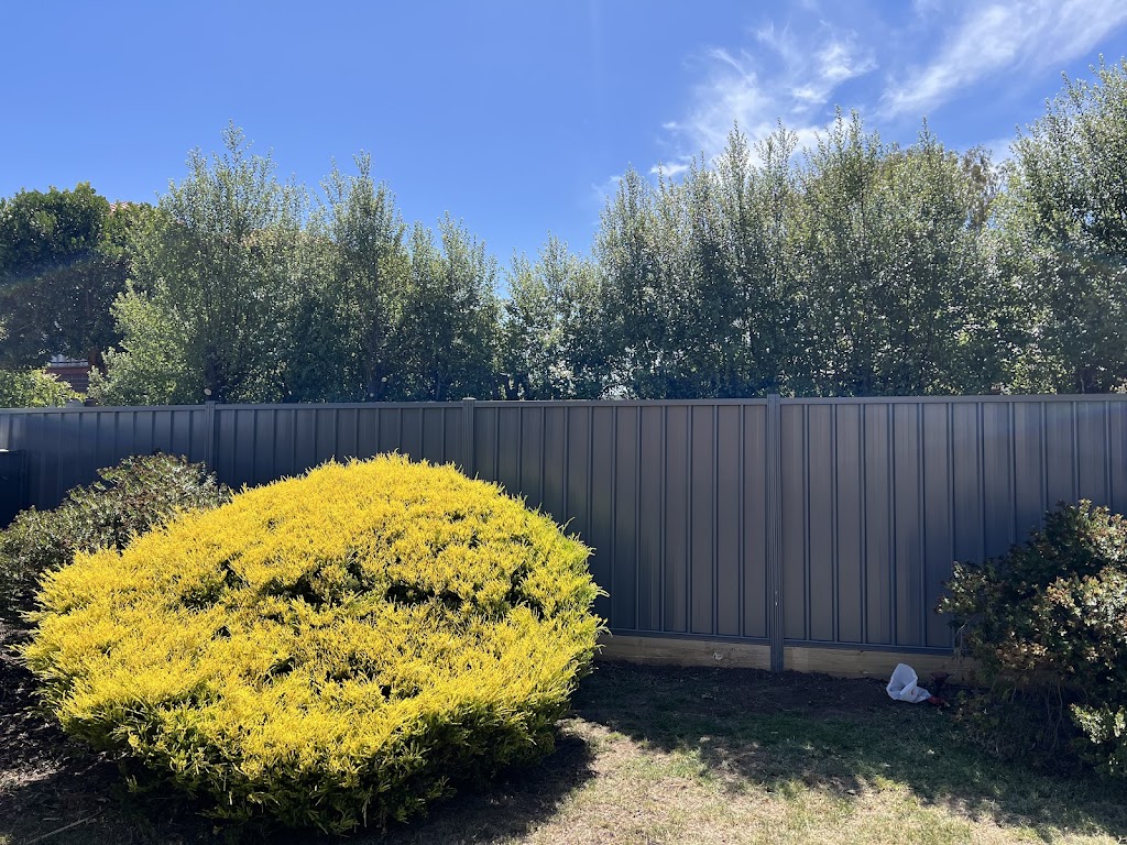 Alis Fencing | 135 Holyoake Parade, Manor Lakes VIC 3024, Australia | Phone: 0449 898 544
