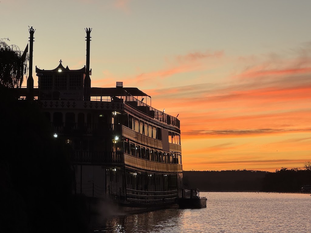 Elfin Houseboat | 100 Roper Rd, Murray Bridge SA 5253, Australia | Phone: 0417 812 529