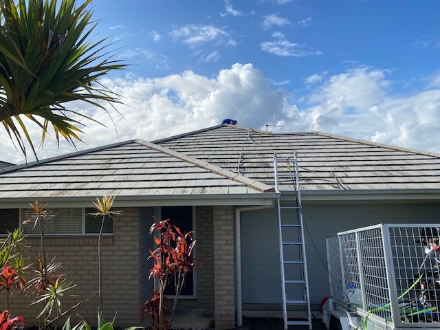 Lindsays Roof Restoration & Pressure Cleaning | roofing contractor | Wulaaran Close, Macksville Heights Dr, Macksville NSW 2447, Australia | 0408809869 OR +61 408 809 869