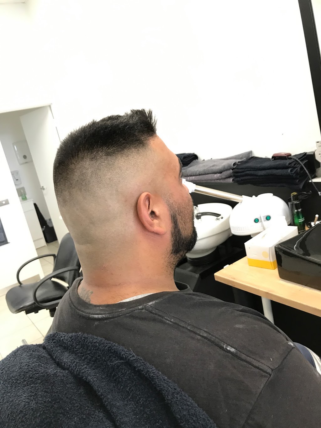 Ahmet`s Barber | hair care | Shop 7B, Amberly Park, shopping Centre, 101 Seebeck Dr, Narre Warren South VIC 3805, Australia | 0397040211 OR +61 3 9704 0211