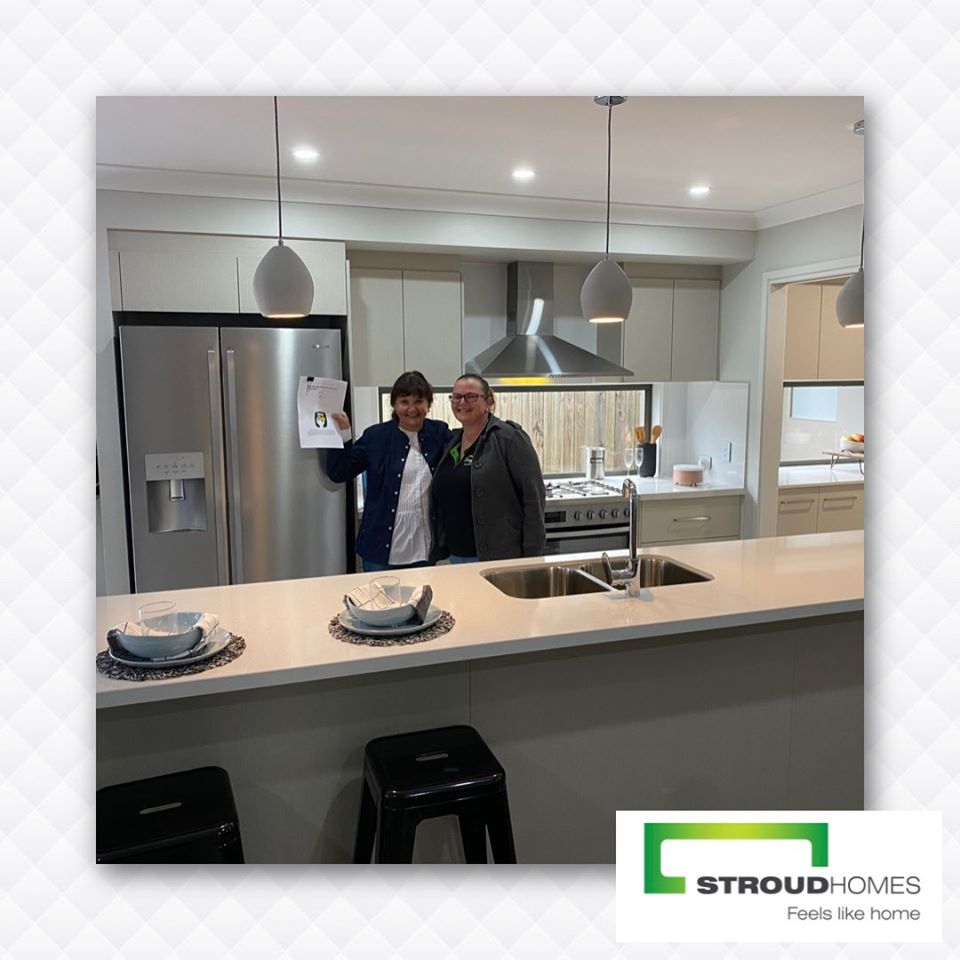 Stroud Homes Flagstone Display Home | 2 Bonello Cct, Undullah QLD 4280, Australia | Phone: 0447 018 870