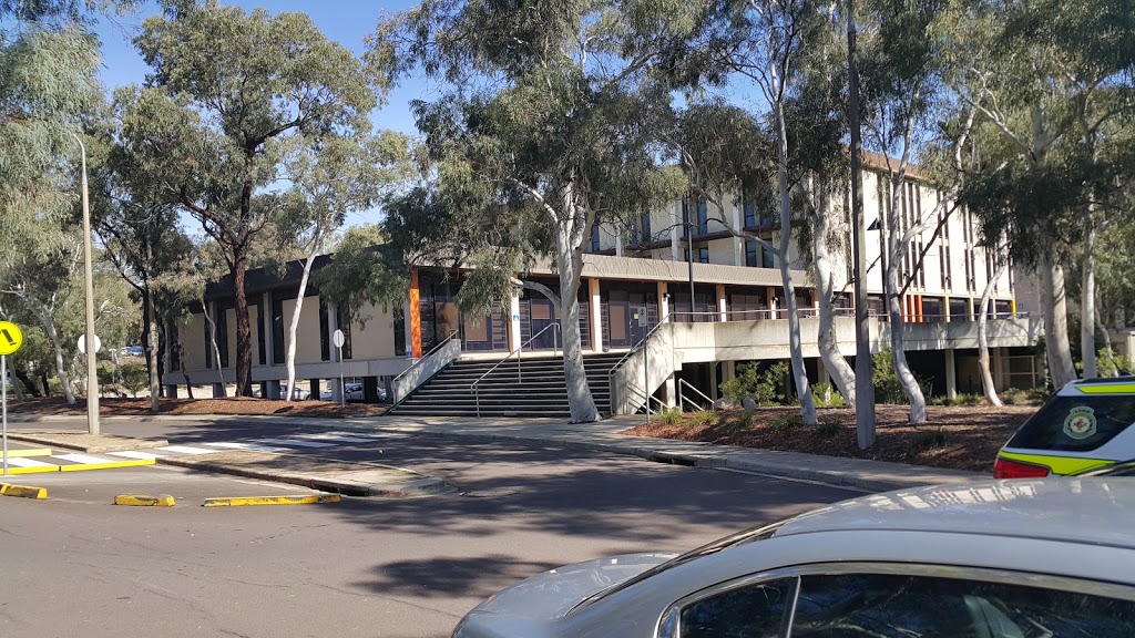 University of Canberra | Building 1/11 Kirinari St, Bruce ACT 2617, Australia | Phone: (02) 6201 5111