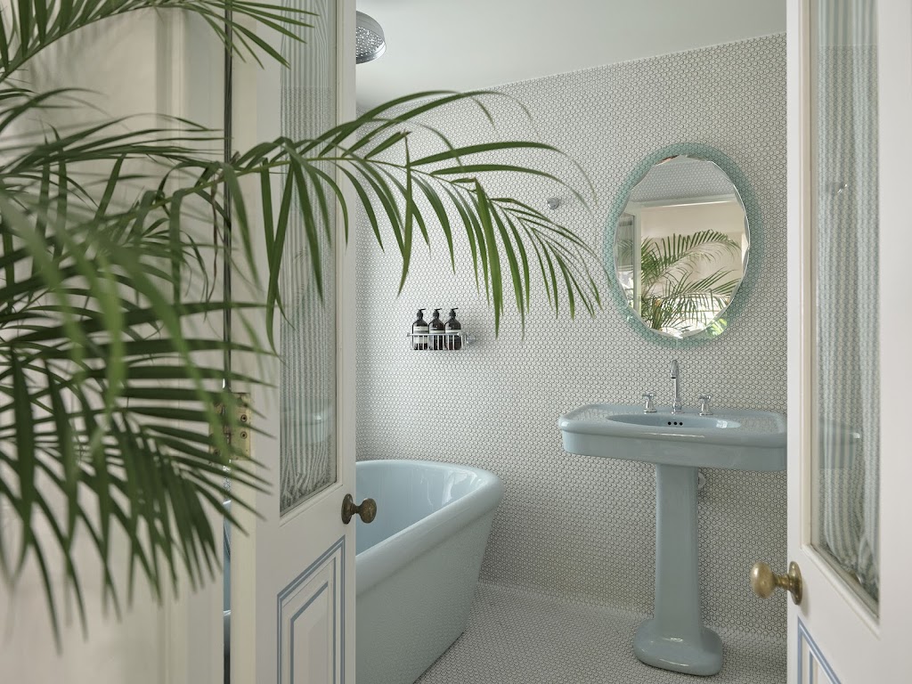 Raes Guesthouses | Unit 1/3 Marine Parade, Byron Bay NSW 2481, Australia | Phone: (02) 6685 5366