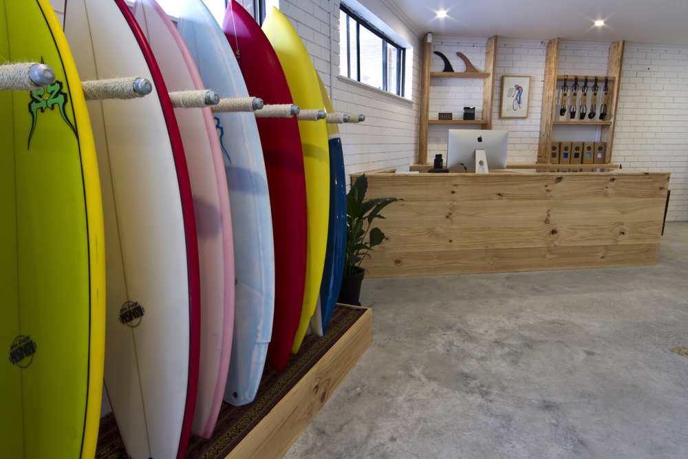 Lucky Surf & Supply | cafe | 3/417 The Entrance Rd, Bateau Bay NSW 2261, Australia | 0243116426 OR +61 2 4311 6426