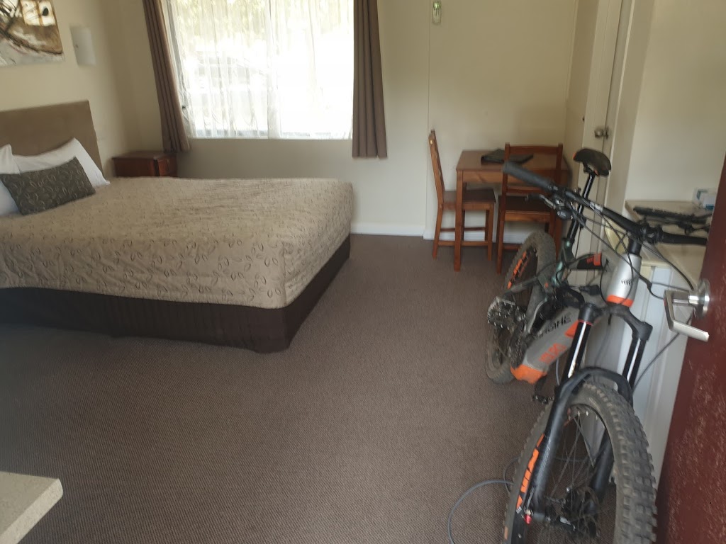 Castle Motel | lodging | 1 Duke St, Castlemaine VIC 3450, Australia | 0354722433 OR +61 3 5472 2433