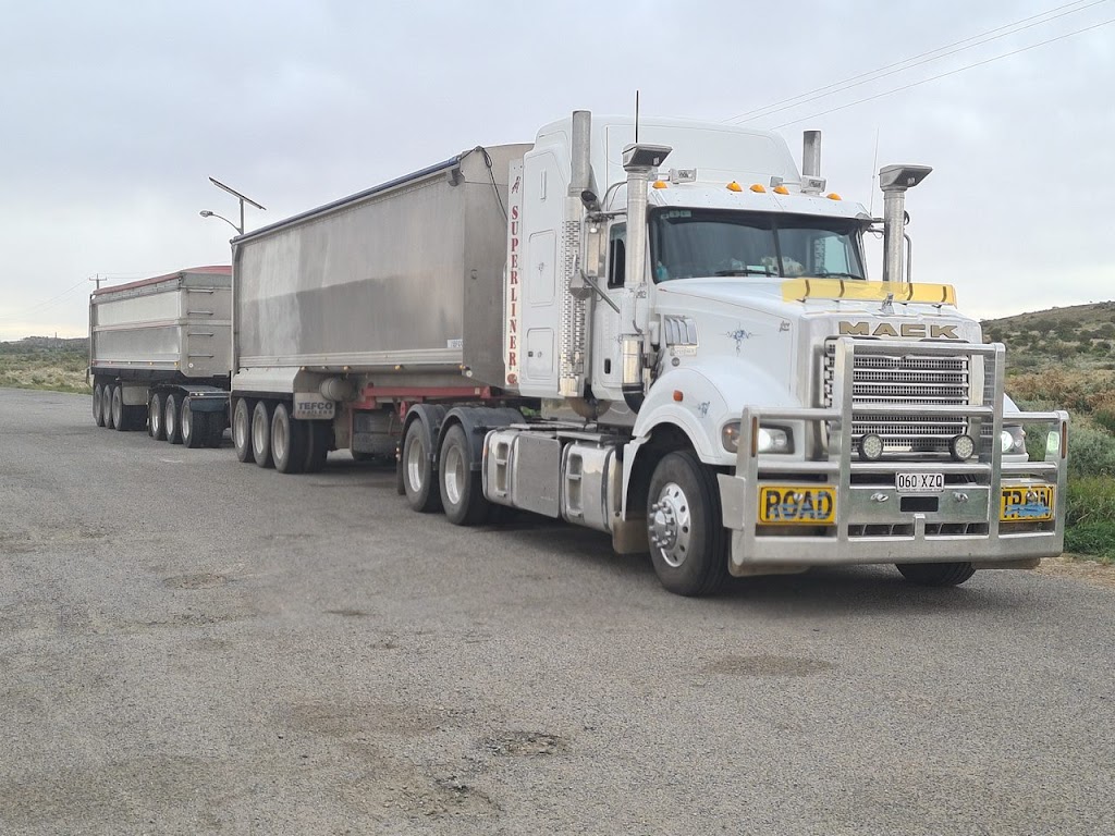 Hoadley Haulage & Hire | 37 Jury Rd, Mypolonga SA 5254, Australia | Phone: 0428 638 178