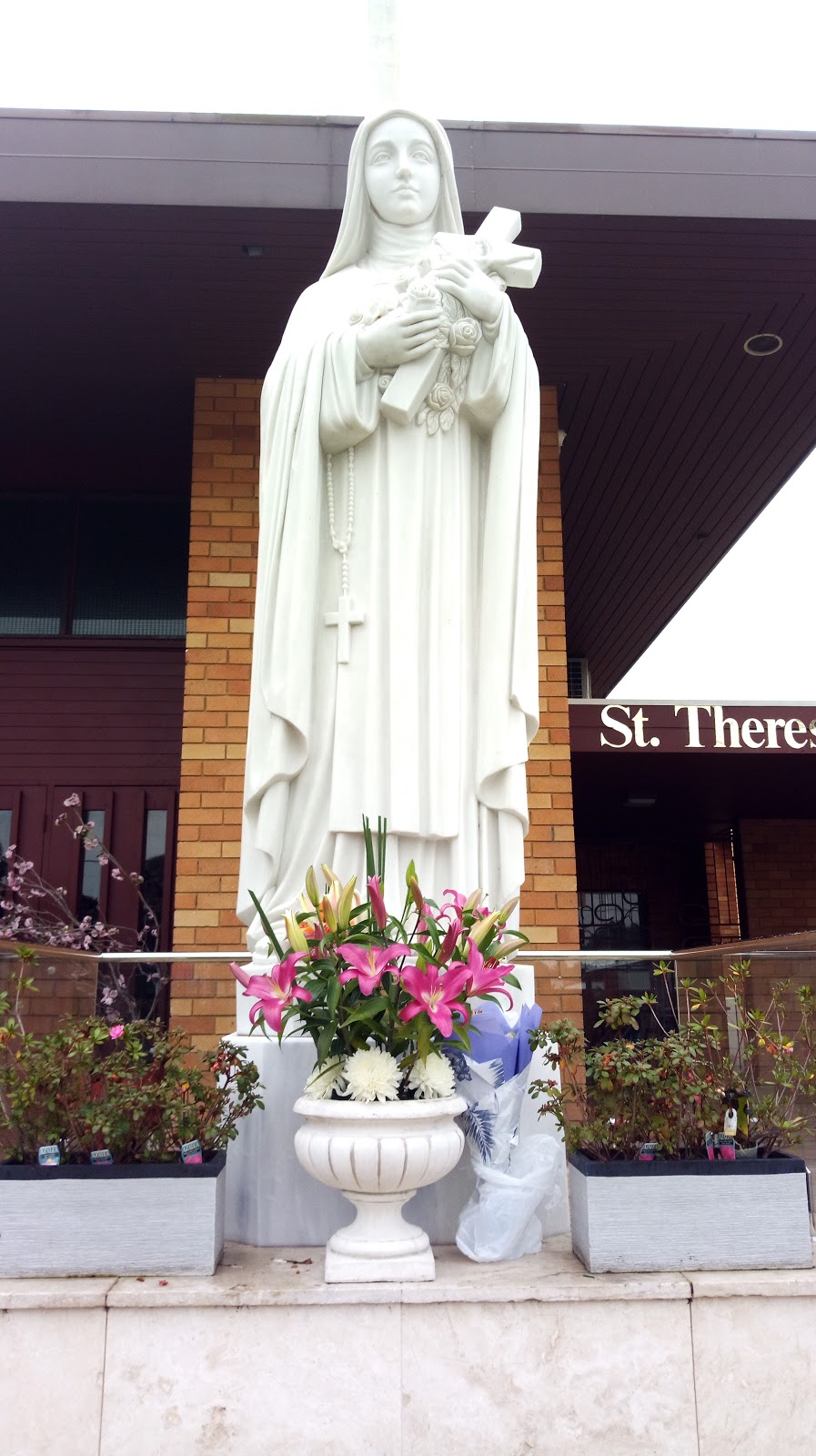 St Thereses Catholic Church | 125 Cartwright Ave, Sadleir NSW 2168, Australia | Phone: (02) 8783 8937