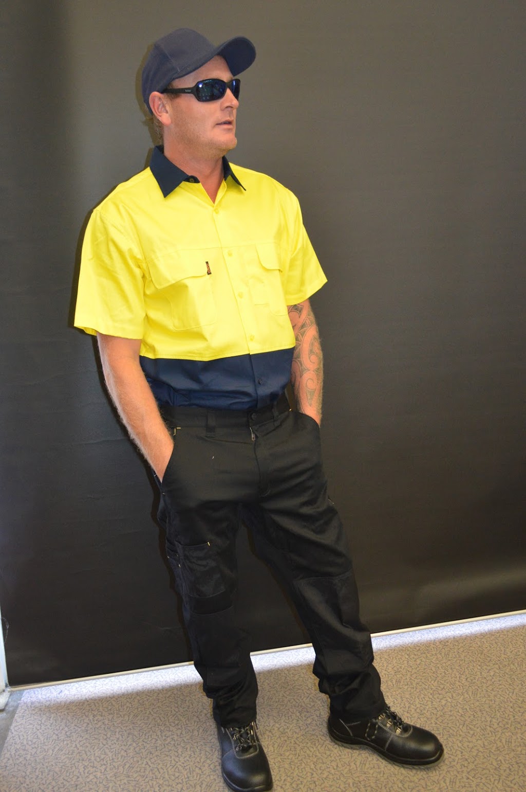 RJS Workwear and Safety | clothing store | 3/2 Christensen Rd, Stapylton QLD 4207, Australia | 0732871355 OR +61 7 3287 1355