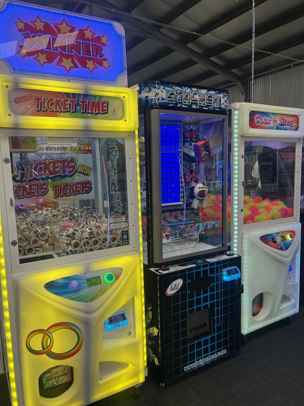 Lucky 13 Mini Golf & Arcade | 83-85 Wonthaggi Rd, Inverloch VIC 3996, Australia | Phone: (03) 5644 2039