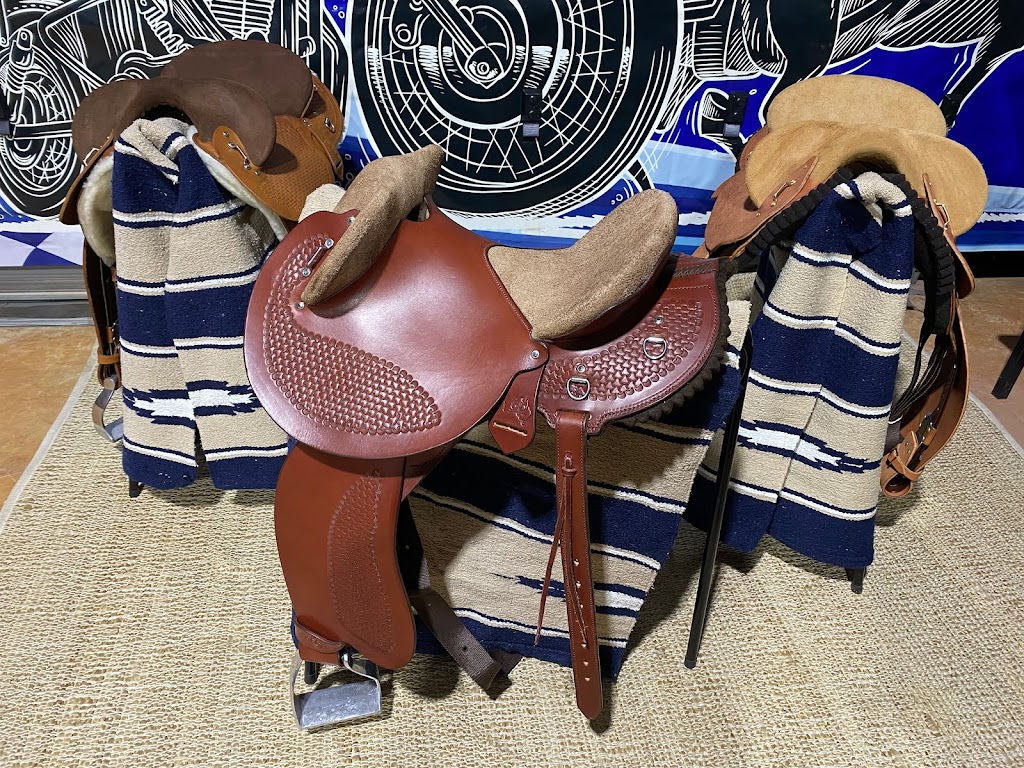 6D Leather | 135 High St, Russell Island QLD 4184, Australia | Phone: 0499 185 136