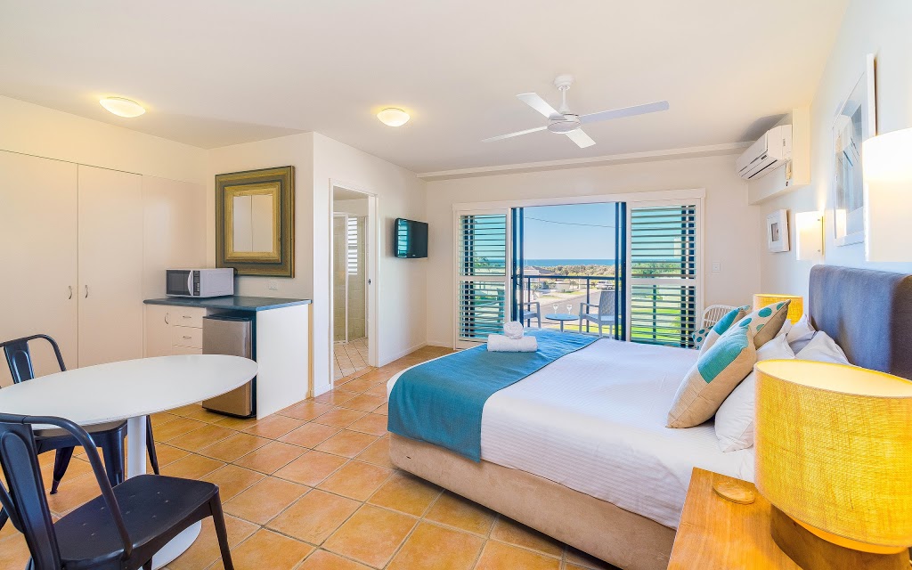 The Cove Yamba Apartments | lodging | 4 Queen St, Yamba NSW 2464, Australia | 0266030300 OR +61 2 6603 0300