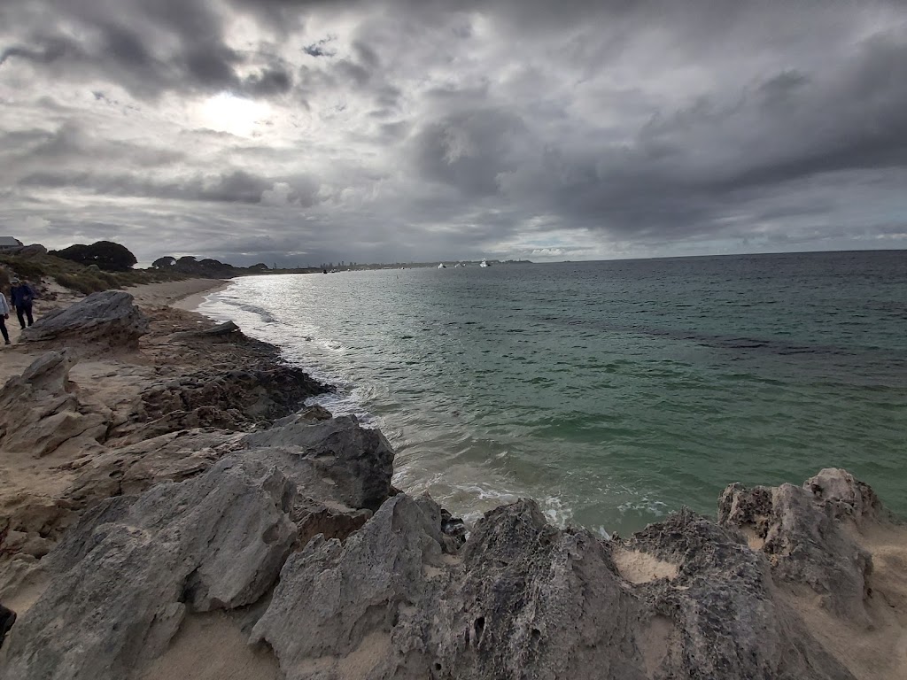 Rottnest Voluntary Guides Association - free daily tours | travel agency | 2 Henderson Ave, Rottnest Island WA 6161, Australia | 0419964116 OR +61 419 964 116