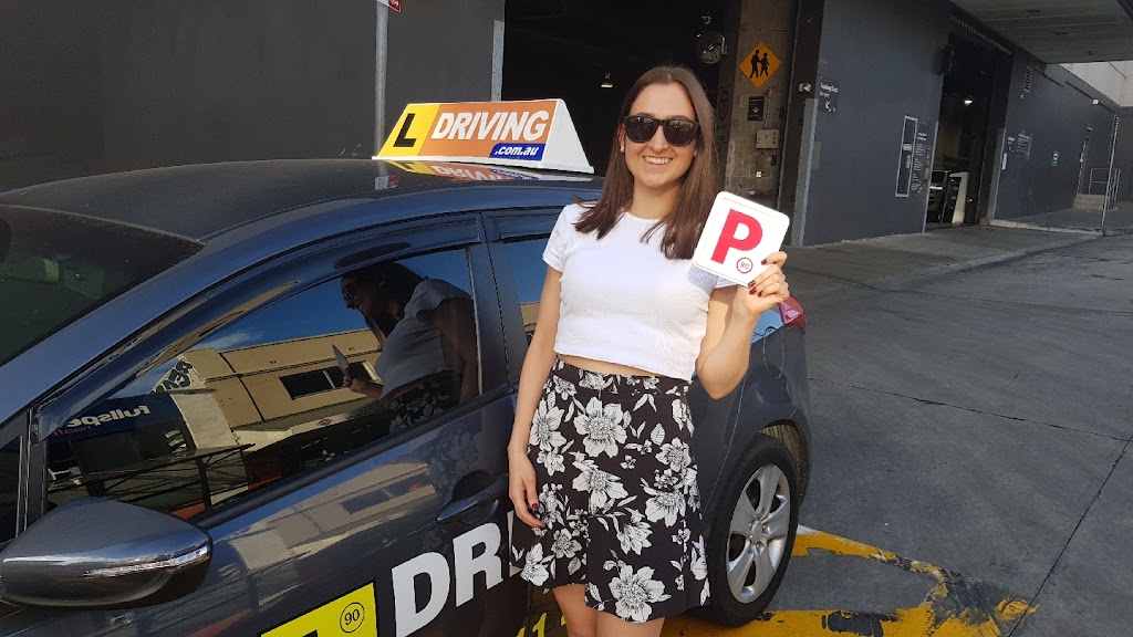 Female Instructor L Driver Training | 7 Indwarra Ave, Kellyville NSW 2155, Australia | Phone: 0477 111 444