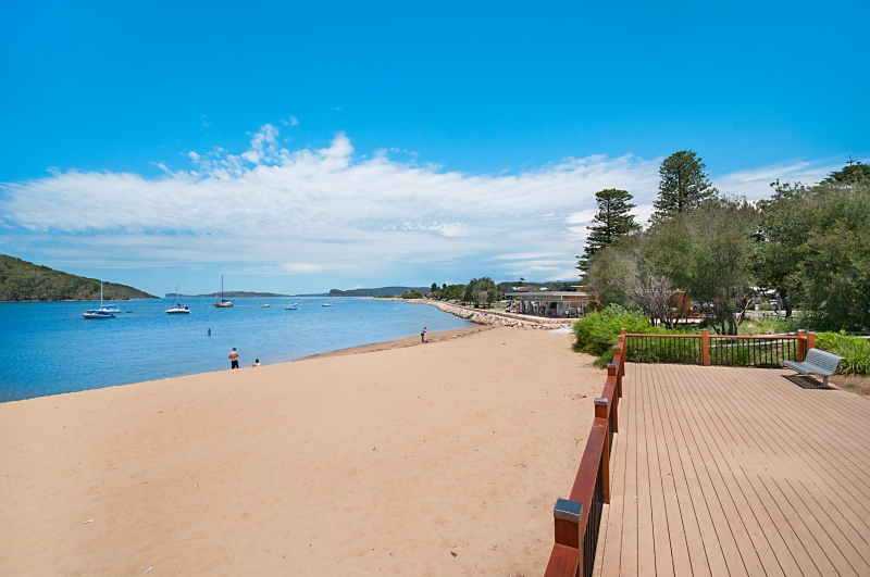 Accom Holidays Ettalong Beach | real estate agency | 11-13 Broken Bay Rd, Ettalong Beach NSW 2257, Australia | 0243446152 OR +61 2 4344 6152