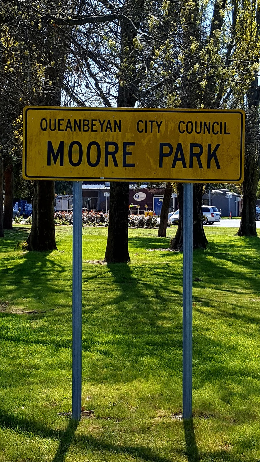 Queanbeyan Memorial Rose Garden | park | 17 Antill St, Queanbeyan NSW 2620, Australia