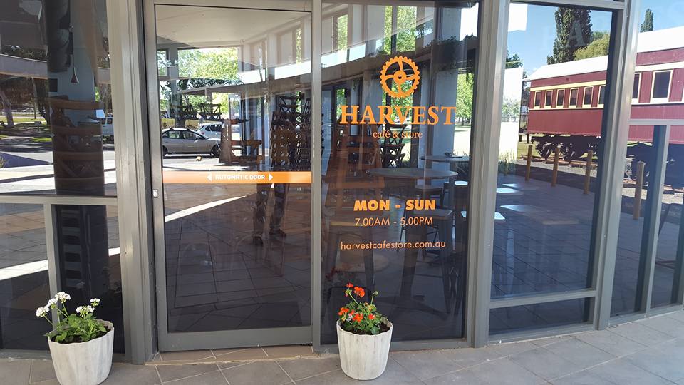 Harvest Cafe & Store | cafe | 1 Kendall Ave, Bathurst NSW 2795, Australia | 0263231811 OR +61 2 6323 1811