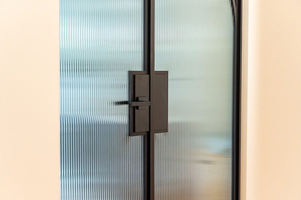 Aust Doors Co | 23 Waynote Pl, Unanderra NSW 2526, Australia | Phone: 0418 603 193