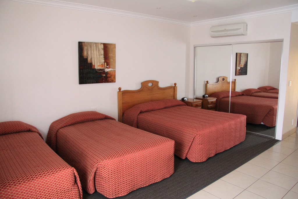 Emerald Gardens Motel & Apartments | lodging | 2 Harris St, Emerald QLD 4720, Australia | 0749876222 OR +61 7 4987 6222