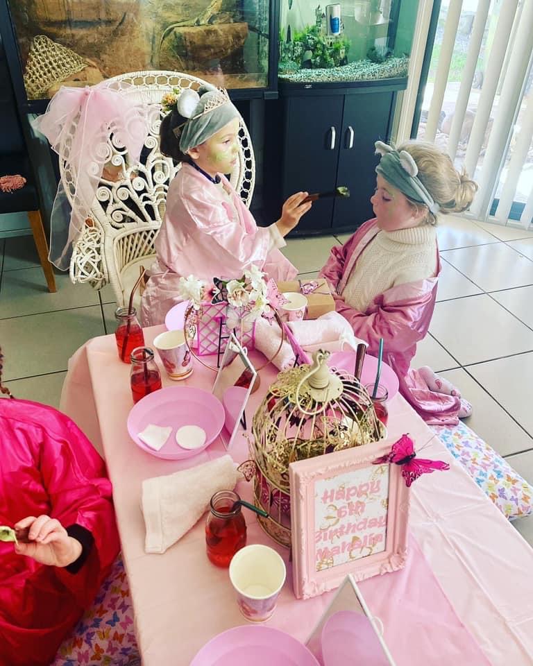 Tillys Event Hire and Balloons | 12 Meredith Ave, Lemon Tree Passage NSW 2319, Australia | Phone: 0421 631 083