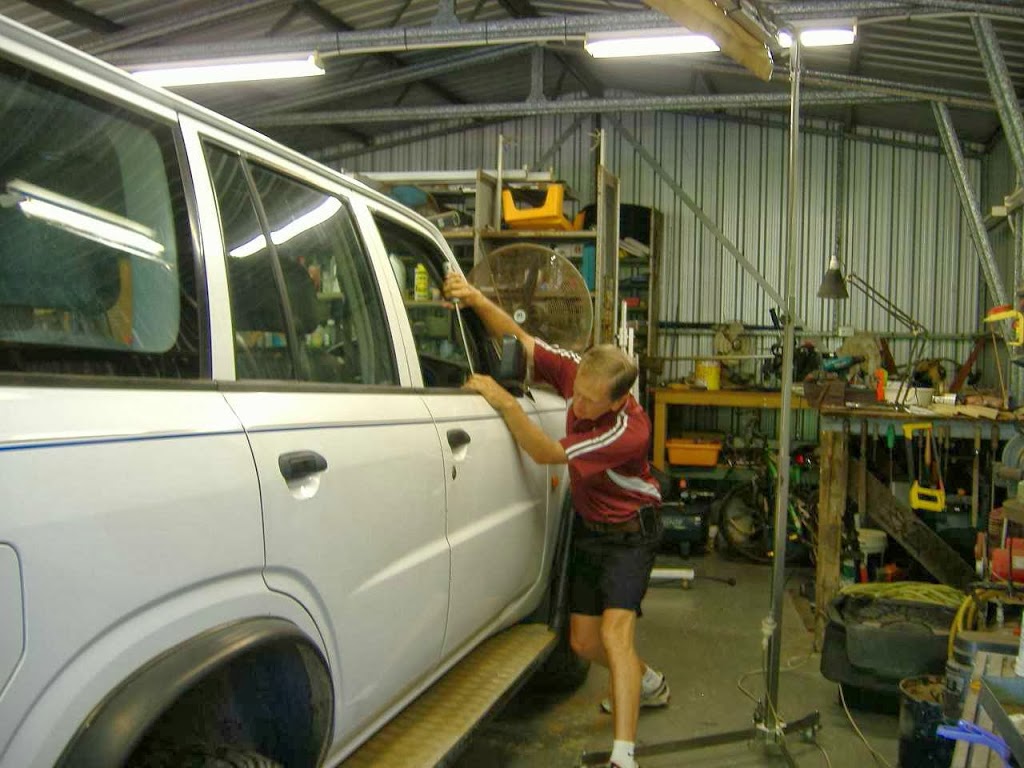 C.Q. Dek-A-Dent | car repair | 607 Montgomerie St, Lakes Creek QLD 4701, Australia | 0418991221 OR +61 418 991 221