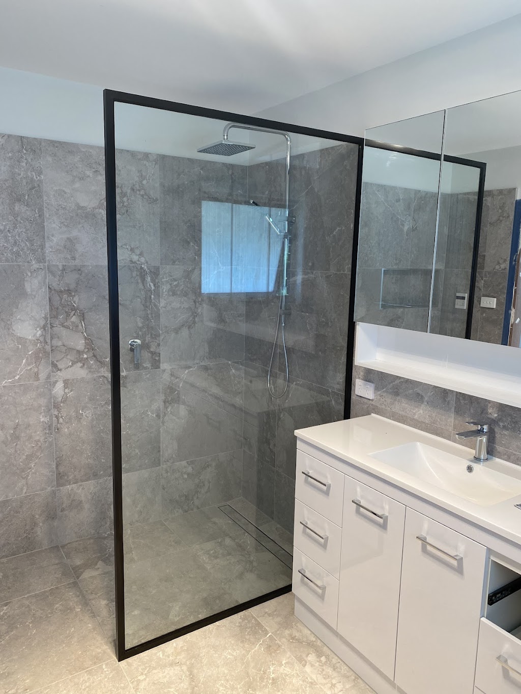 Coopers glass & glazing | Hobart | 3061 Lyell Hwy, Rosegarland TAS 7140, Australia | Phone: 0407 509 873
