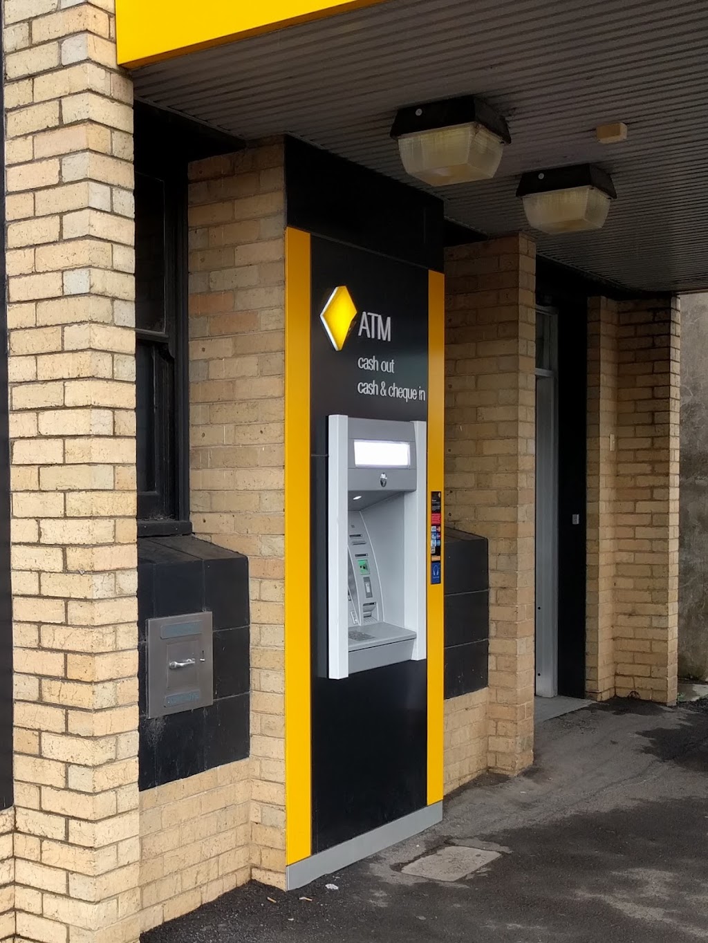 Commonwealth Bank Kyneton Branch | 106/114 Mollison St, Kyneton VIC 3444, Australia | Phone: (03) 5422 2822