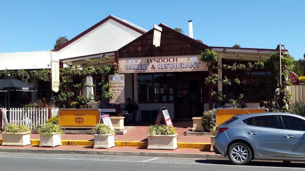 Lyndoch Bakery & Restaurant | bakery | 26 Barossa Valley Way, Lyndoch SA 5351, Australia | 0885244422 OR +61 8 8524 4422