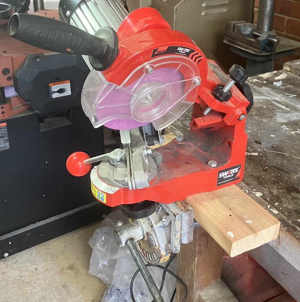 Chainsaw sharpening | 7 Aclare Rd, Cockatoo VIC 3781, Australia | Phone: 0403 319 416