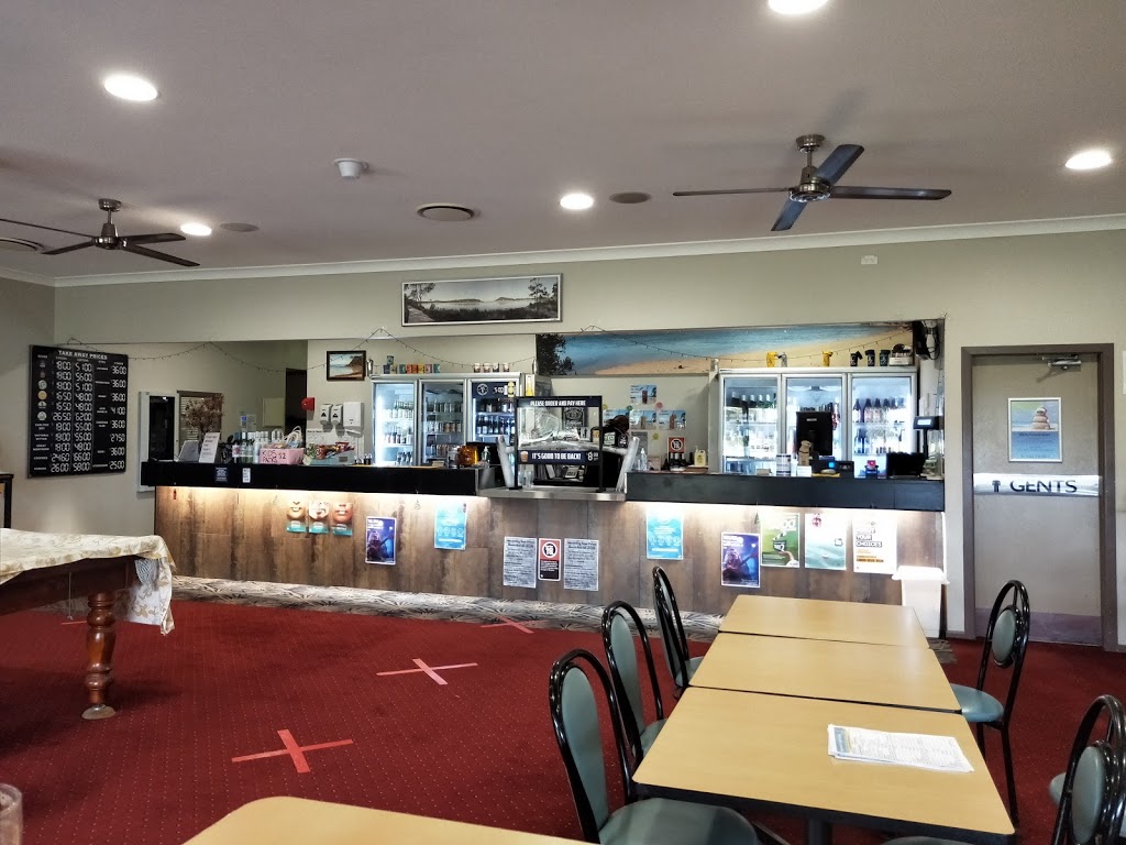 Red Rock Bowling & Recreation Club | 1 Rudder St, Red Rock NSW 2456, Australia | Phone: (02) 6649 2729