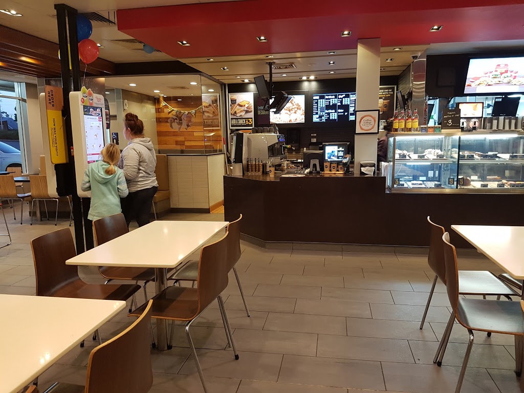 McDonalds Armadale | cafe | 69 Jull St, Armadale WA 6112, Australia | 0893993599 OR +61 8 9399 3599