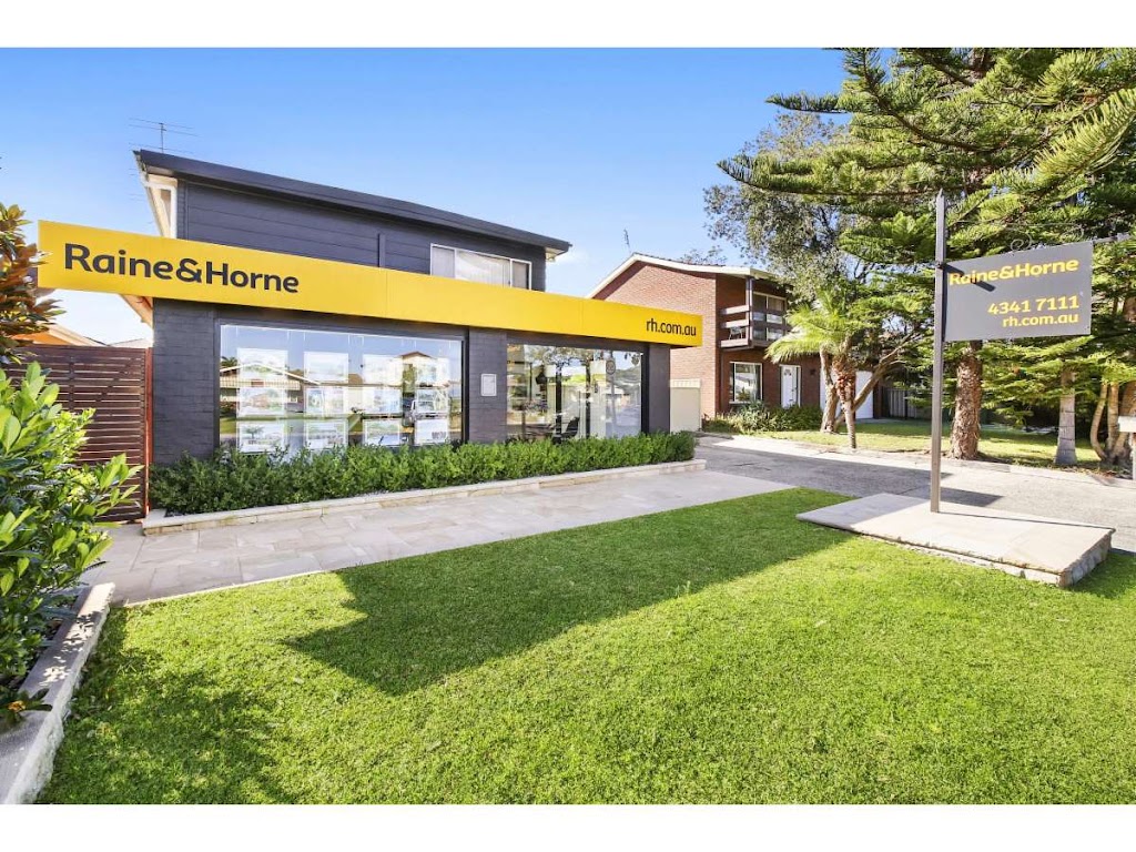Raine & Horne St Huberts Island | 63 Helmsman Blvd, St Huberts Island NSW 2257, Australia | Phone: (02) 4341 7111