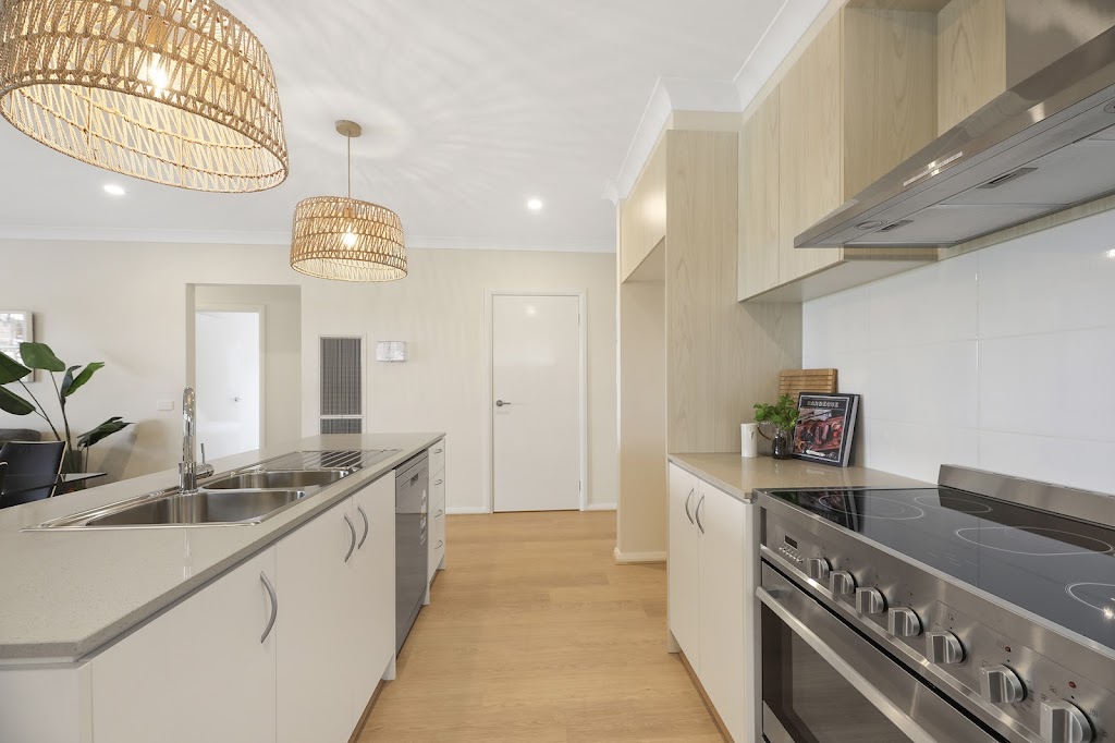 SJD Homes Display Home Super Centre Wonthaggi | 330 White Rd, North Wonthaggi VIC 3995, Australia | Phone: (03) 9095 8000