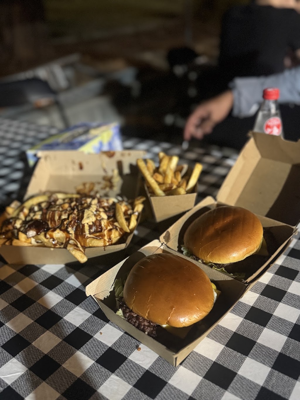 Burgr Bros | 7/5 Merryvale Rd, Minto NSW 2566, Australia | Phone: 0413 275 487