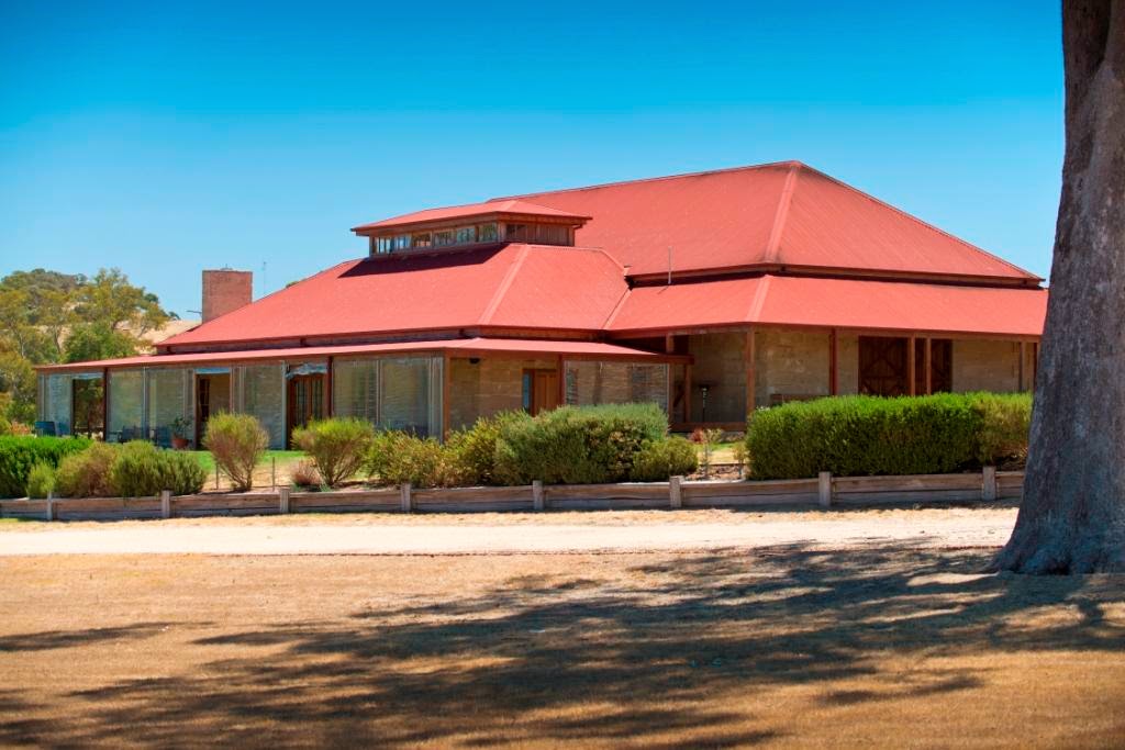 Sutton Grange Winery | tourist attraction | 1 Carnochans Rd, Sutton Grange VIC 3448, Australia | 0428278370 OR +61 428 278 370