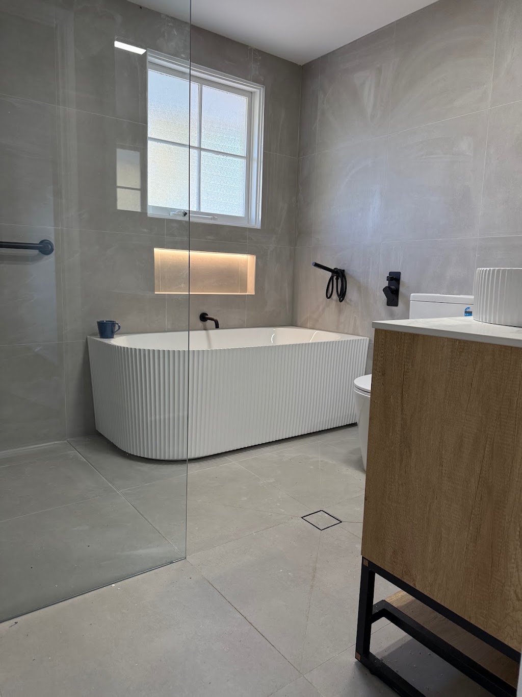 Lux Interior R&R pty ltd | 1A Bellfrog St, Greenacre NSW 2190, Australia | Phone: 0430 083 669