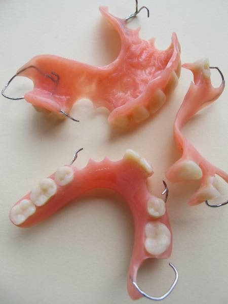 Denture Clinic | dentist | 20C Blackburn Rd, Blackburn VIC 3130, Australia | 0398944430 OR +61 3 9894 4430