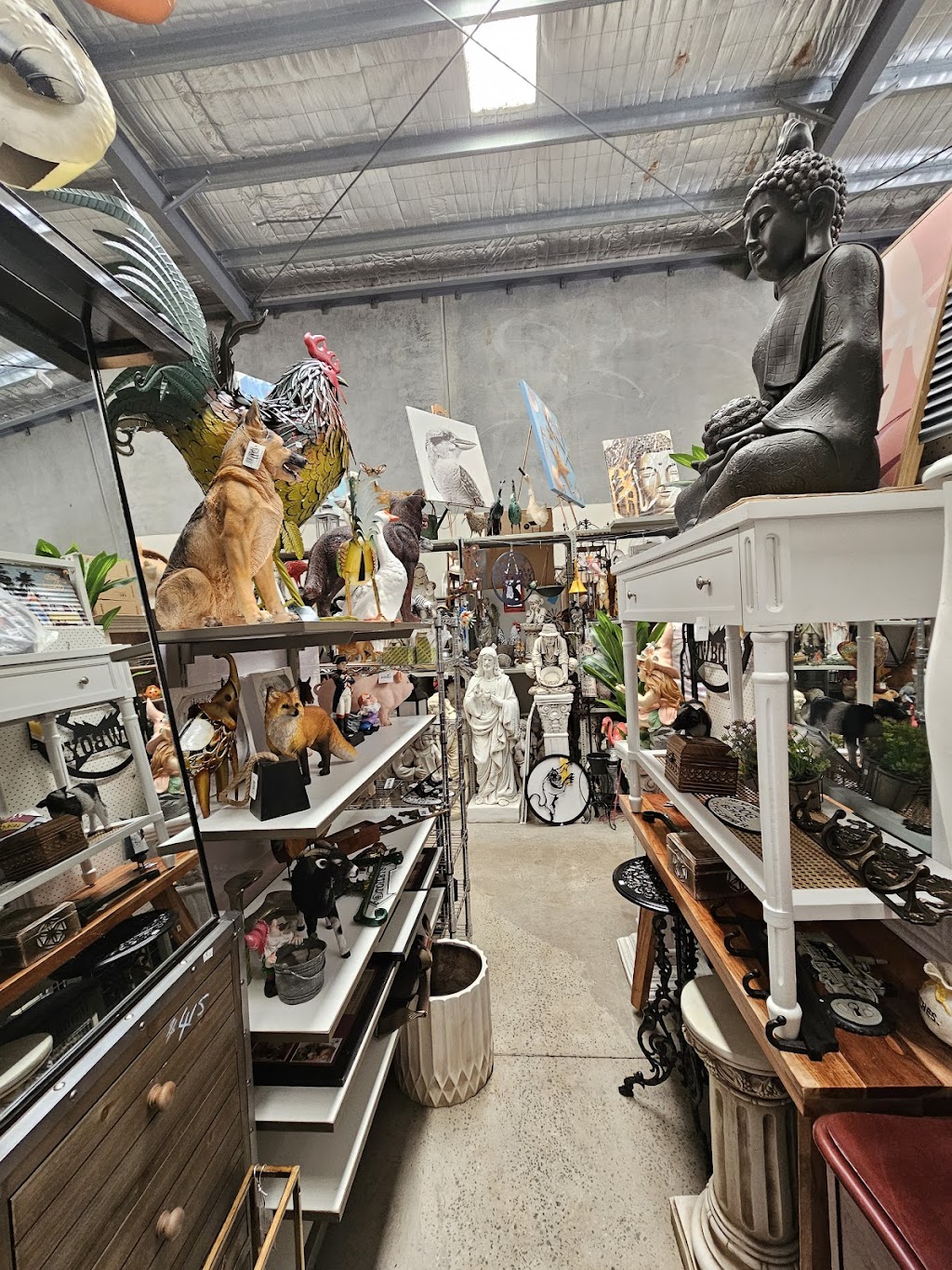 Fiveways New & Used Furniture Sales | 163 Jellicoe St, Newtown QLD 4350, Australia | Phone: (07) 4632 7069