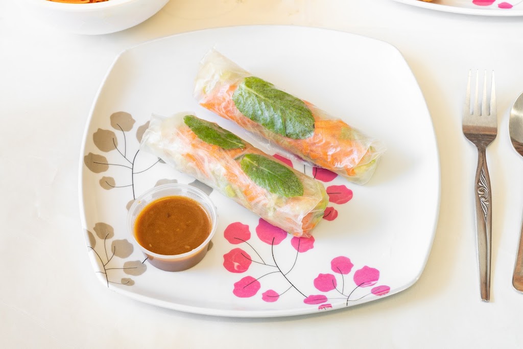 Vina Yum Rolls | restaurant | 7/53 Discovery Ave, Willmot NSW 2770, Australia | 0401580823 OR +61 401 580 823