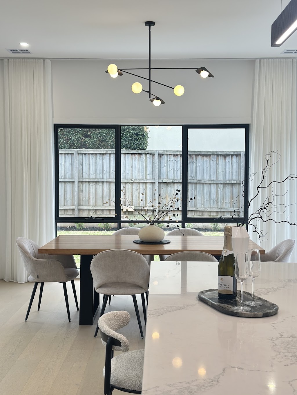 SWIZ HOME | 1/12 Hamilton Pl, Mount Waverley VIC 3149, Australia | Phone: 0433 603 778