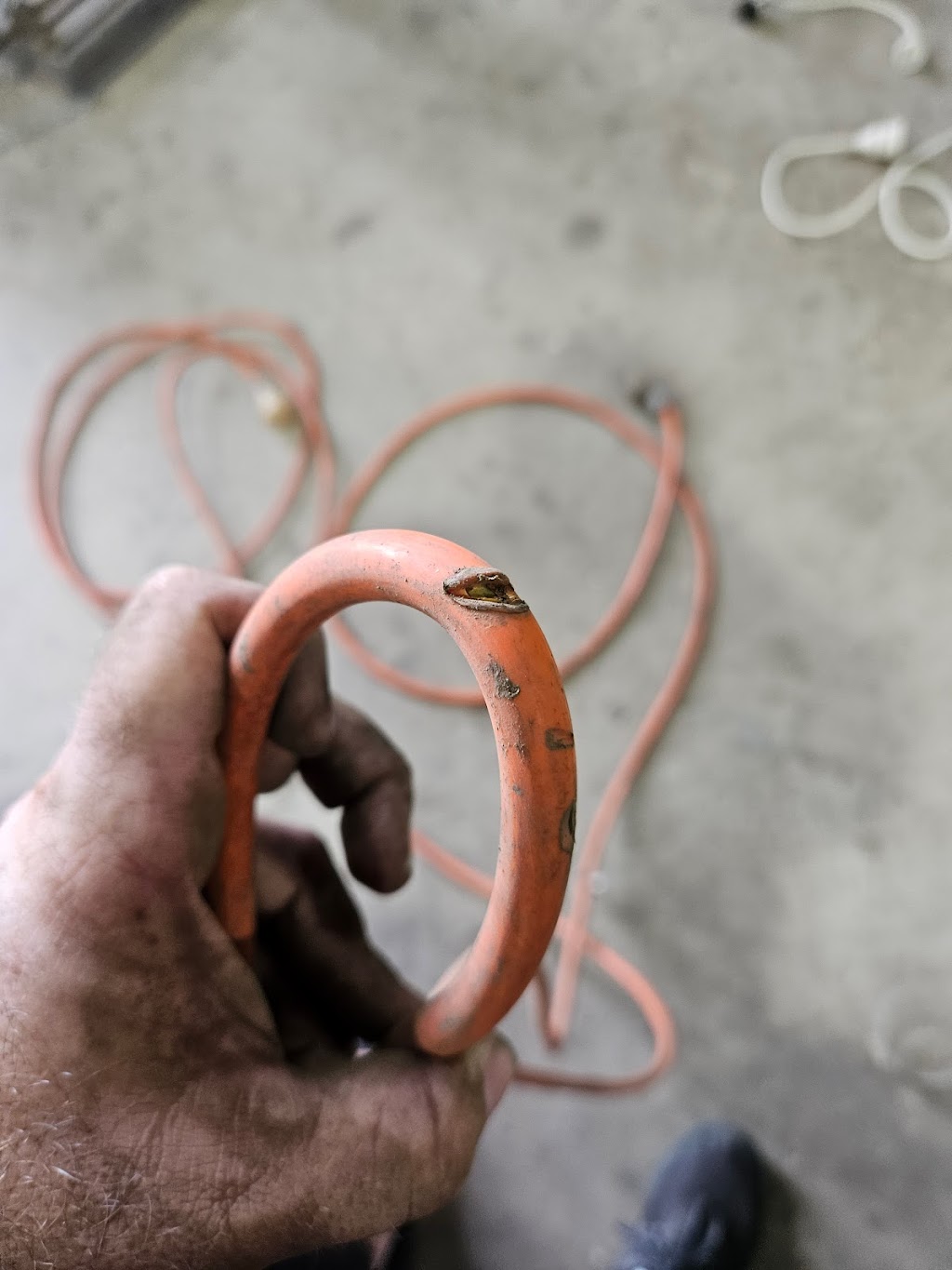 Brent Garner Electrician | 29 Andrews Rd, Emerald QLD 4720, Australia | Phone: 0413 010 216