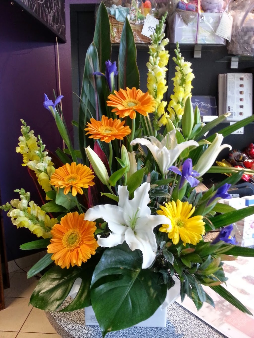 Bella Flora Florist | florist | 19/11 Chancellor Village Blvd, Sippy Downs QLD 4556, Australia | 0754453338 OR +61 7 5445 3338