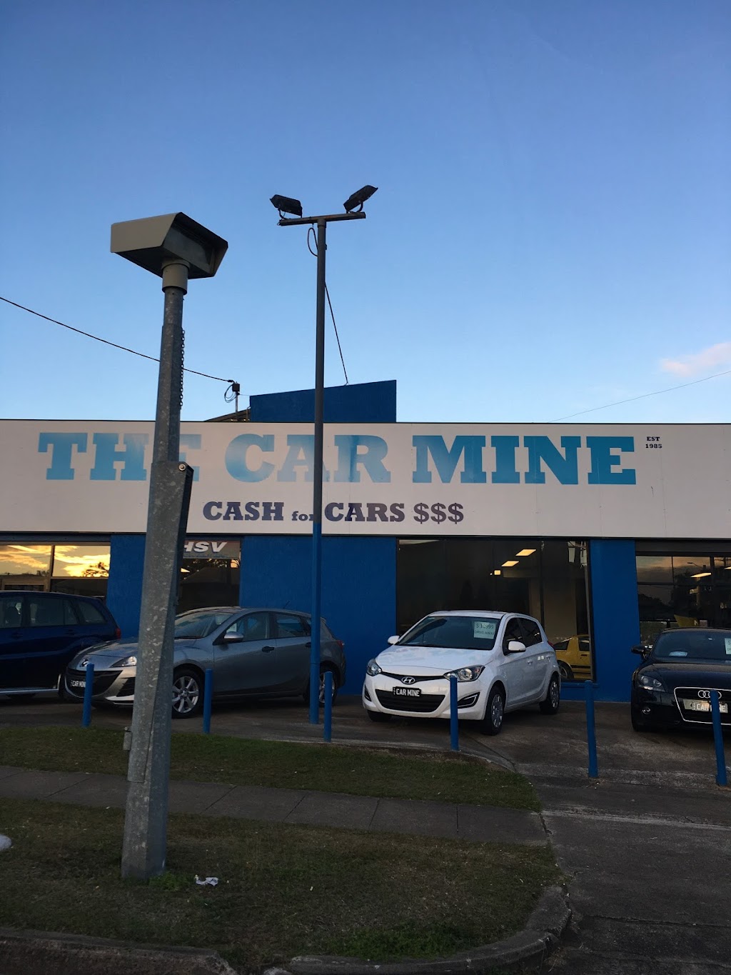 The Car Mine | car dealer | 166 Braun St, Deagon QLD 4017, Australia | 0733504400 OR +61 7 3350 4400