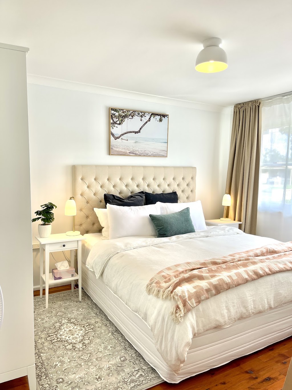 Sunshine Retreat: Modern 3BR Haven | 12A Oxford St, St Marys NSW 2760, Australia | Phone: 0406 545 472