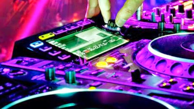 GOLD COAST DJS - Corporate & Wedding specialists | 8 Ghilgai Rd, Merrimac QLD 4226, Australia | Phone: 0419 776 698